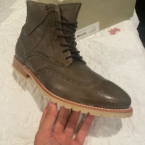 PHINNEY OLIVE LEATHER  SIZE 10.5 this has never been worn brand new with box